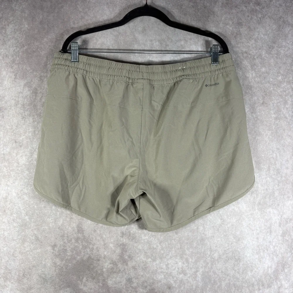 Columbia Shorts Womens XL Tan Pleasant Creek Stretch Hiking Activewear Outdoor